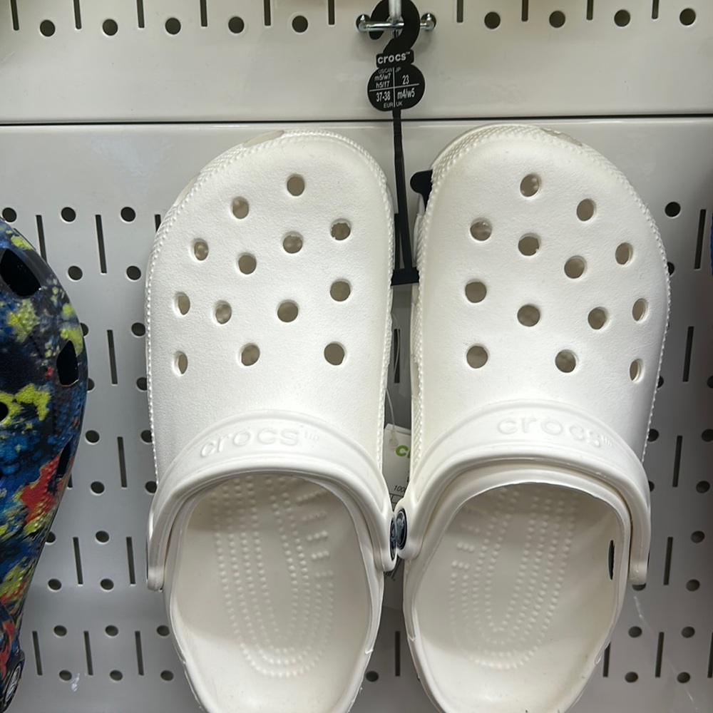 crocs